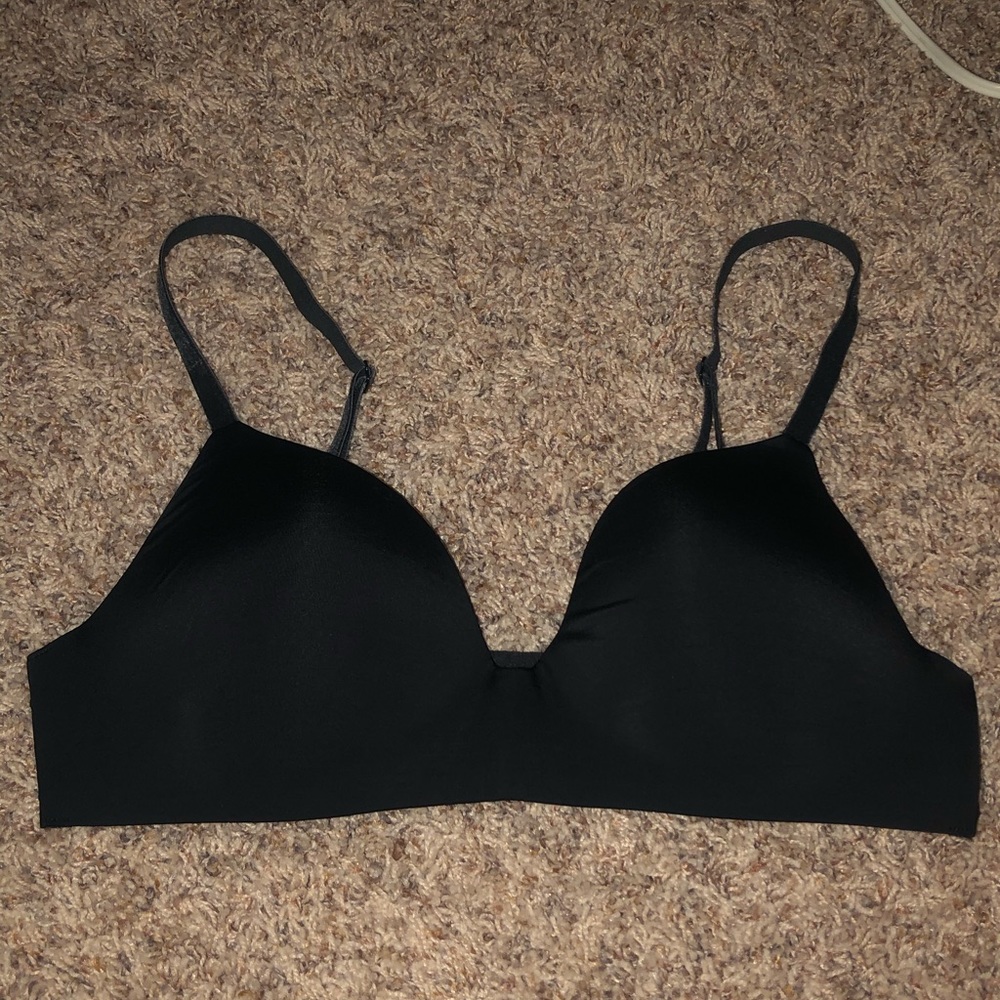 NWOT Victoria’s Secret Wireless Bra Sz 36C